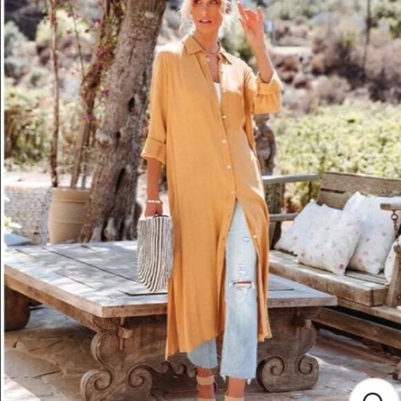 no brand Tops - Long duster. Gold. Size Medium and Large. Long sleeves slits on sides.‎